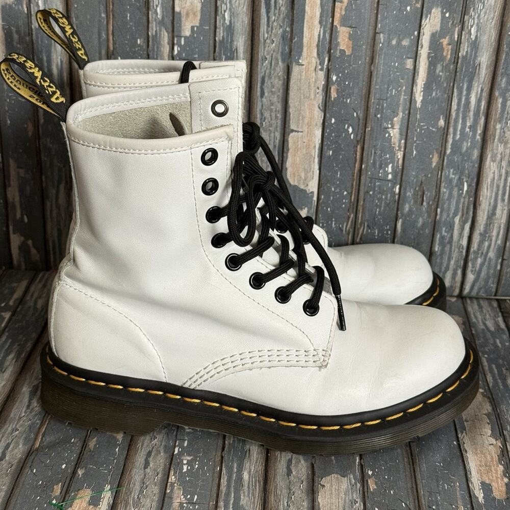 Dr. Martens The Original White Leather Lace Up Combat Boots Women’s Size 6
